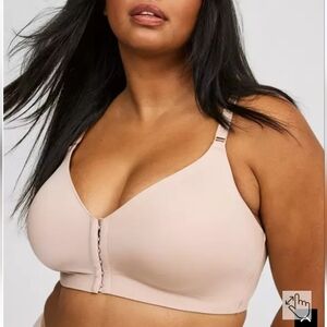 Dream Wire-Free Front-Close Bra